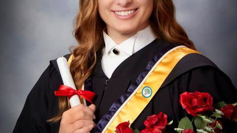 Grad Nurse Courtney Sastaunik